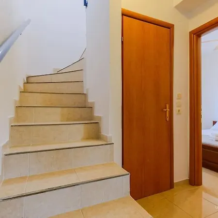 Сasa de vacaciones Summer Countryside Hideaway With Garden, Fourka