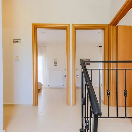 Сasa de vacaciones Summer Countryside Hideaway With Garden, *