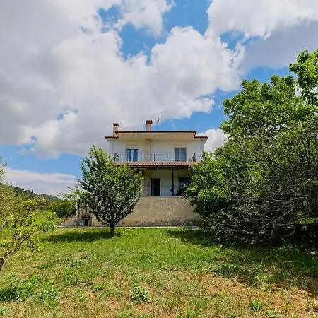 Сasa de vacaciones Summer Countryside Hideaway With Garden, Fourka