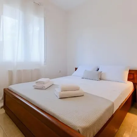 Сasa de vacaciones Summer Countryside Hideaway With Garden, *